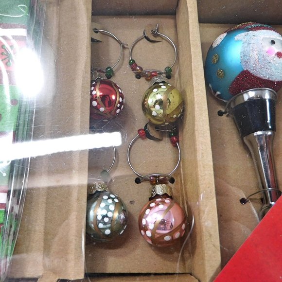 New Holiday Wine Set Hostess Gift Santa Bottle Stopper Charms Napkins - Picture 3 of 6